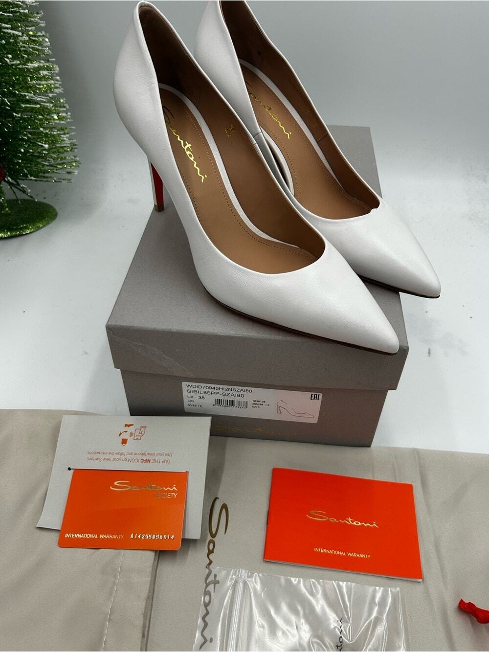 Women's Santoni stiletto pumps size 38/8 US made in Italy